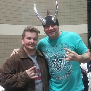 Meet your Posher, Dakota